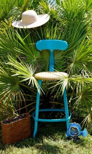 Loom and metal Nicolle chair, 26-inch high. Chaises Nicolle metal chair with loom pattern.