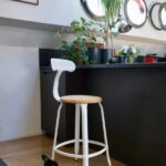 NICOLLE_KITCHEN_STOOL_CHAIR_LOOM_METAL_GLOSSY_WHITE-600×972